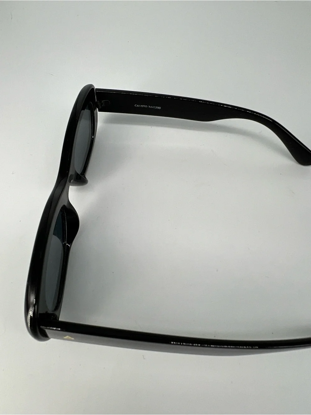 Aire calisto Black Oval Sunglasses - Classic UV Protection